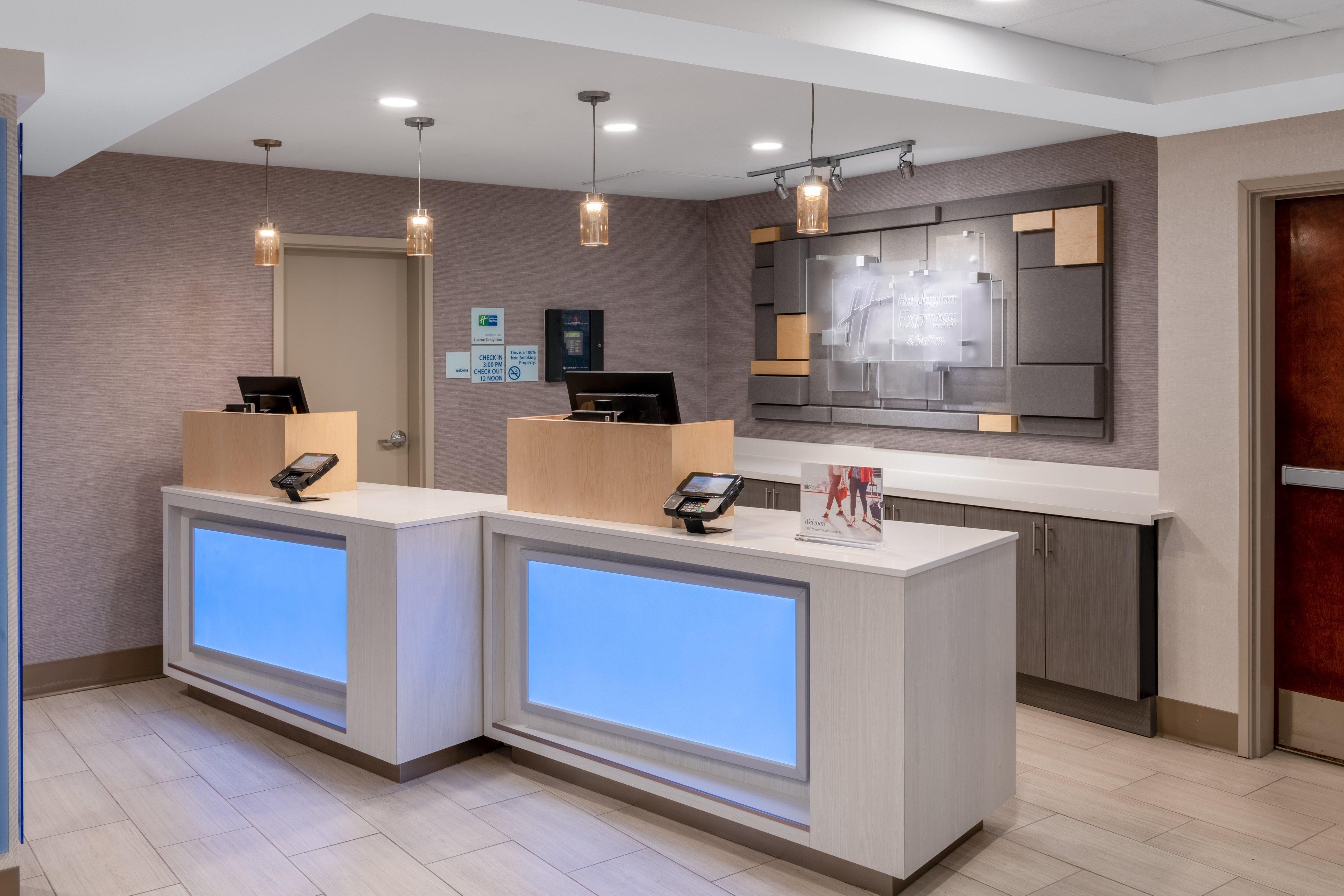 Holiday Inn Express & Suites Colorado Springs-Airport By Ihg Eksteriør bilde