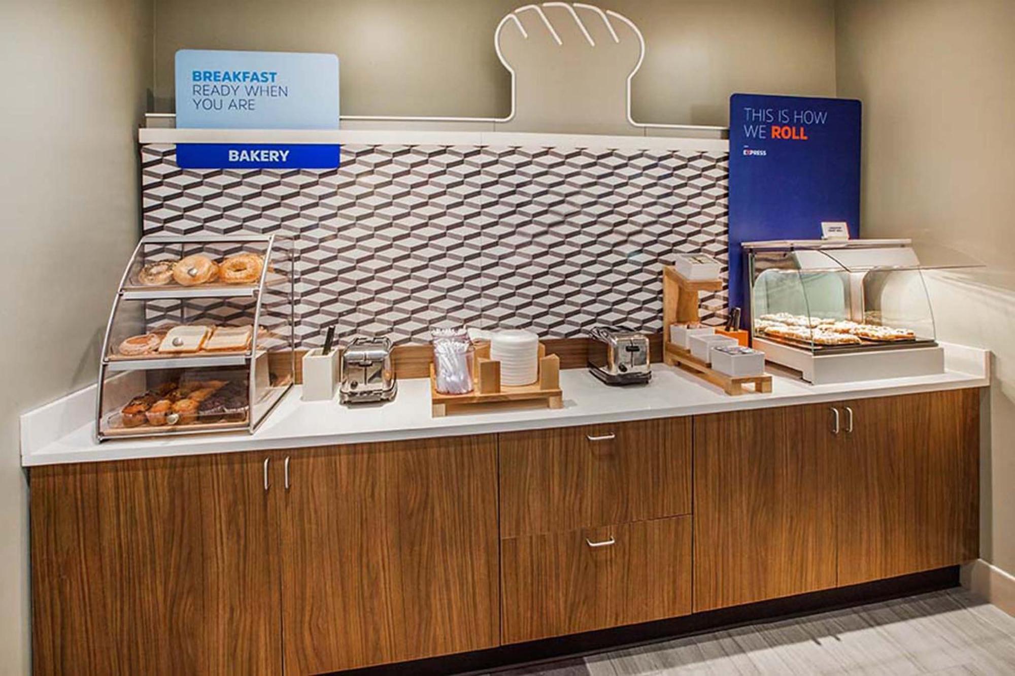 Holiday Inn Express & Suites Colorado Springs-Airport By Ihg Eksteriør bilde