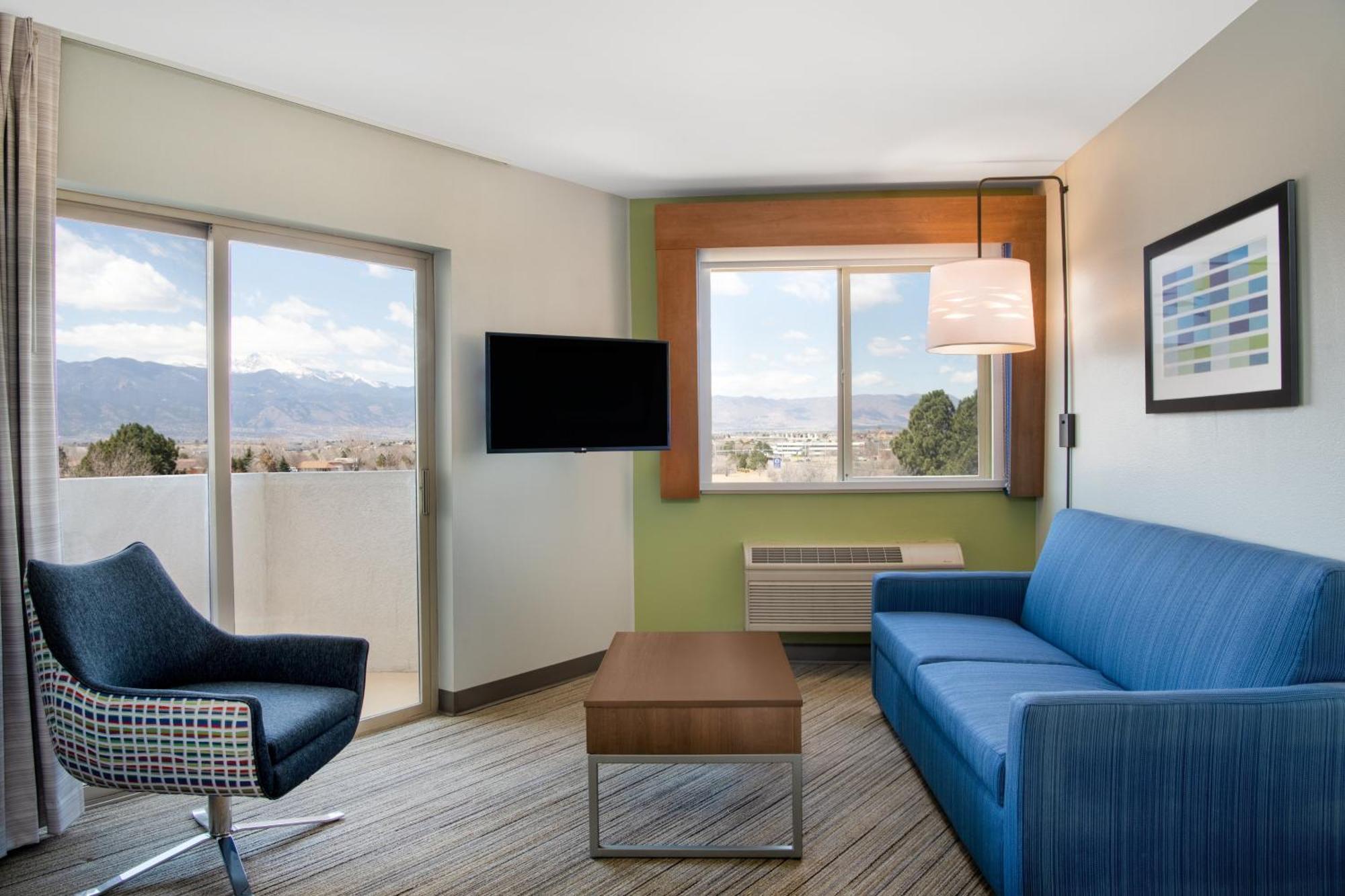 Holiday Inn Express & Suites Colorado Springs-Airport By Ihg Eksteriør bilde
