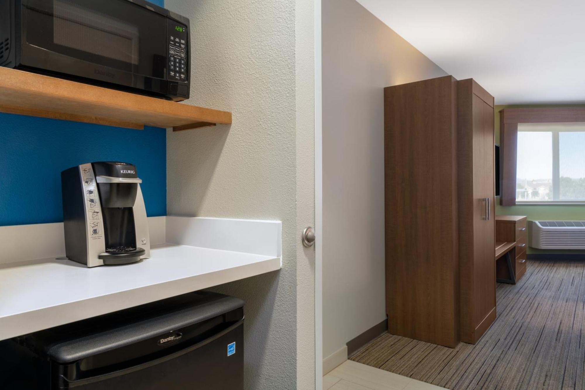 Holiday Inn Express & Suites Colorado Springs-Airport By Ihg Eksteriør bilde