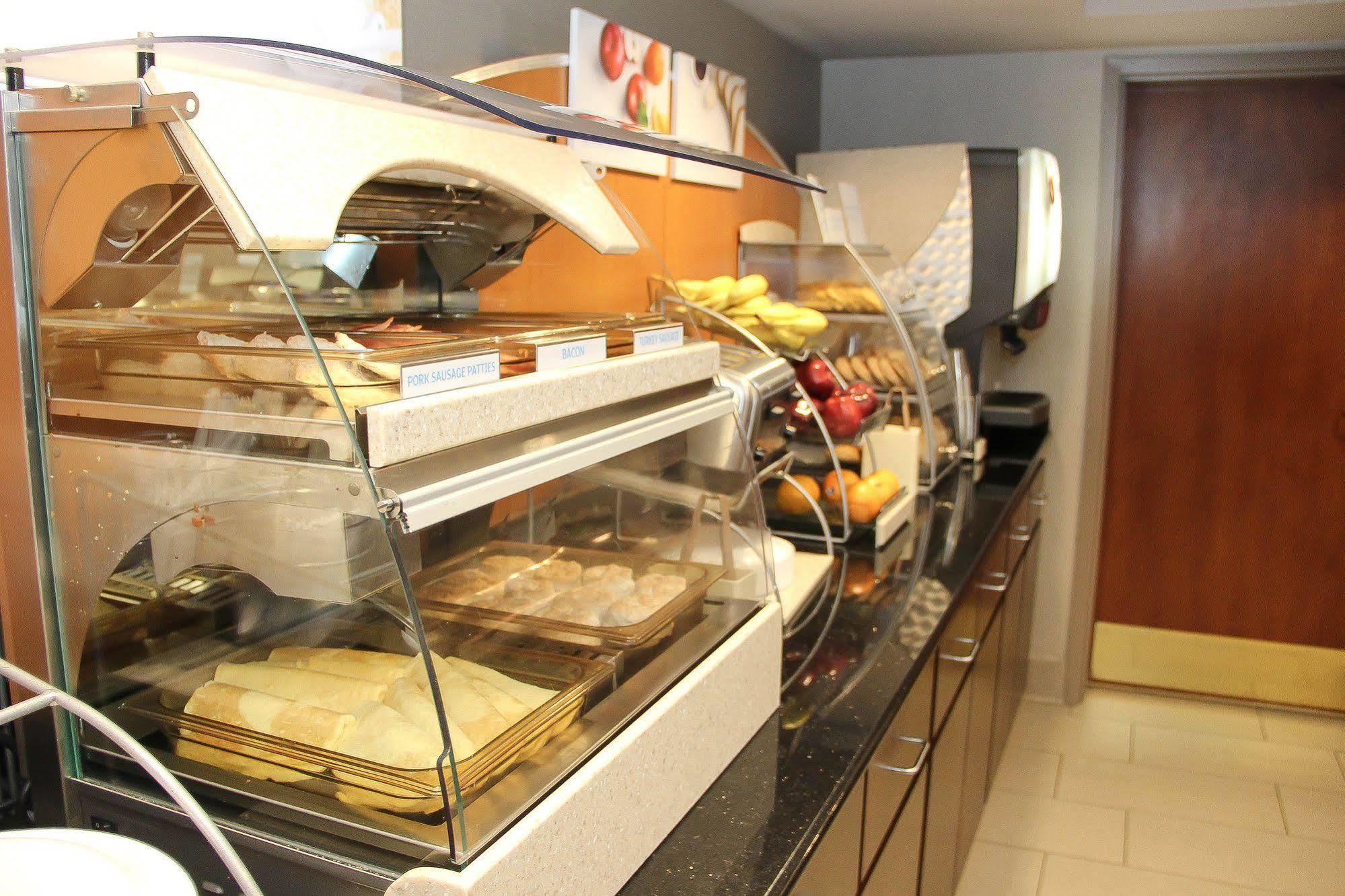 Holiday Inn Express & Suites Colorado Springs-Airport By Ihg Eksteriør bilde